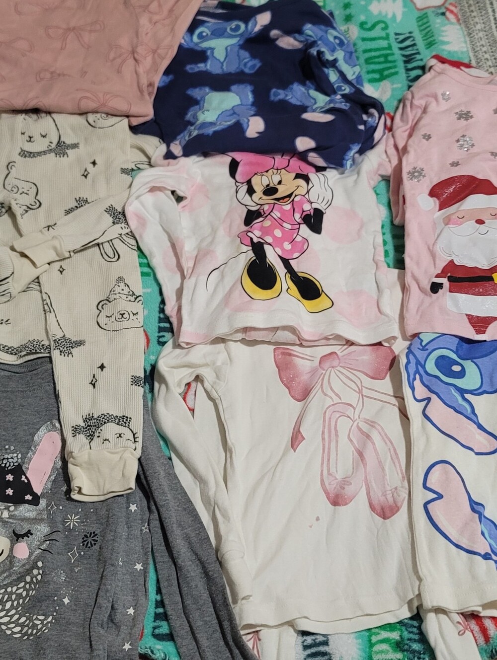 Bundle Of 8 Sets Of Toddler Girls Pink Minnie Mouse Long-Sleeve Pajamas Sets